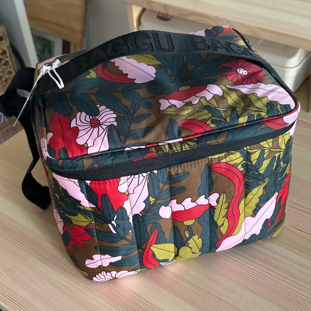 * RESERVED FOR @KAUFFEEPOT - Baggu Puffy Cooler